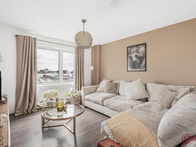Geoff Cade Way, Bow 2 bed flat to rent £2,500 pcm £577 pw