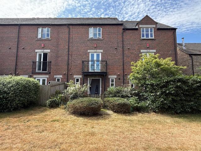Geoffrey Farrant Walk, Taunton, TA1 3 bed townhouse to rent £1,550 pcm £358 pw