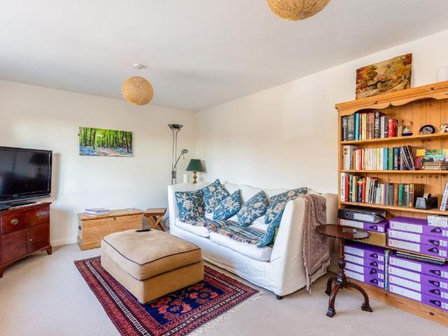 George Lane, Marlborough SN8, 3 bed flat to rent, £1,500 pcm | PrimeLocation