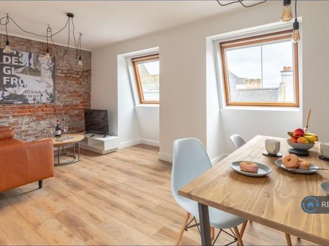 George St, Hastings, TN34 1 bed penthouse to rent £1,050 pcm £242 pw