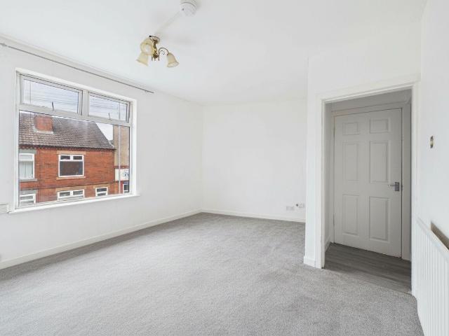 George Street, Mansfield Woodhouse NG19, 1 bed flat to rent, £550 pcm | PrimeLocation