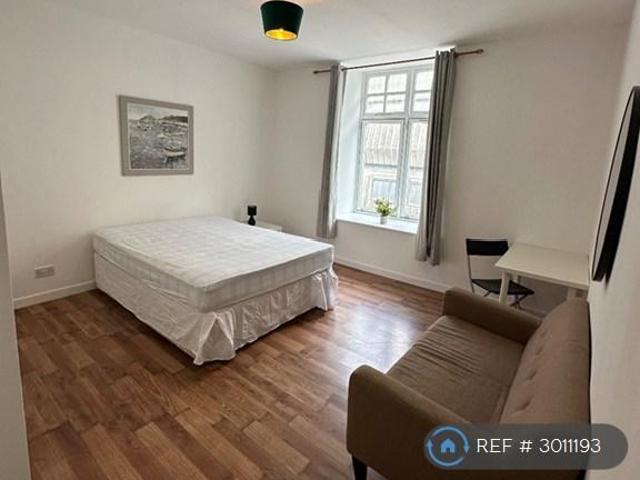 George Street, Aberdeen, AB25 4 bed flat to rent £1,400 pcm £323 pw