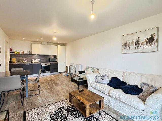 George Street, Ashford TN23, 2 bed flat to rent, £1,500 pcm | PrimeLocation