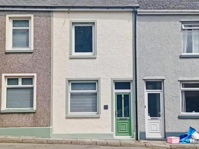 George Street, Brynmawr NP23 3 bed terraced house to rent £900 pcm £208 pw