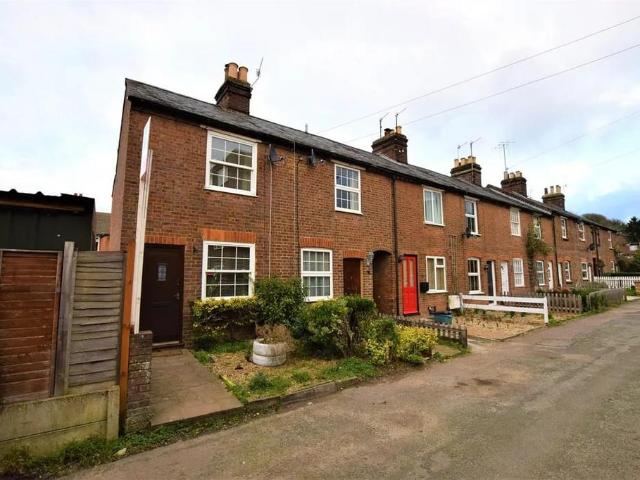 George Street, CHESHAM 2 bed house to rent £1,550 pcm £358 pw
