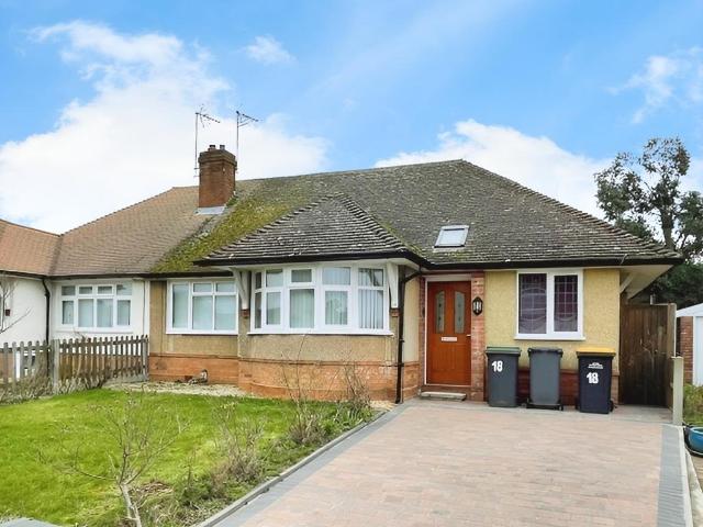 George Street, Clapham, MK41 3 bed bungalow to rent £1,550 pcm £358 pw