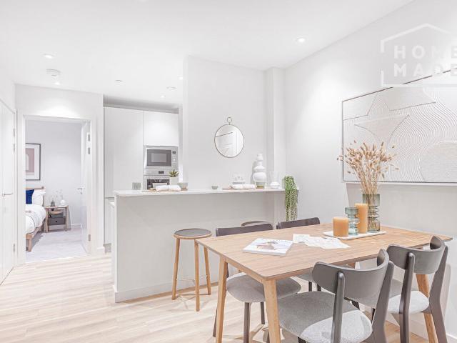 George Street, Croydon CR0, 1 bed flat to rent, £1,725 pcm | PrimeLocation