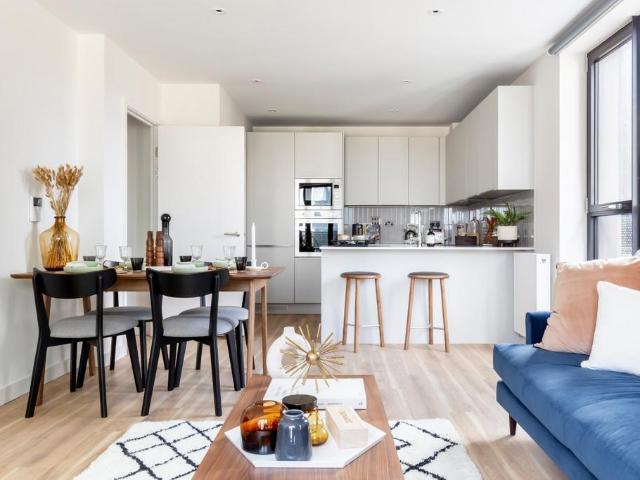 George Street, Croydon CR0 2 bed flat to rent £2,470 pcm £570 pw