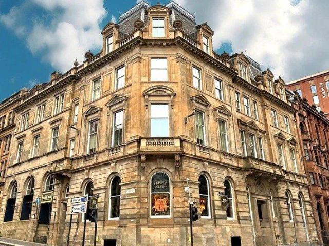 George Street, Glasgow, G1 3 bed flat to rent £2,300 pcm £531 pw