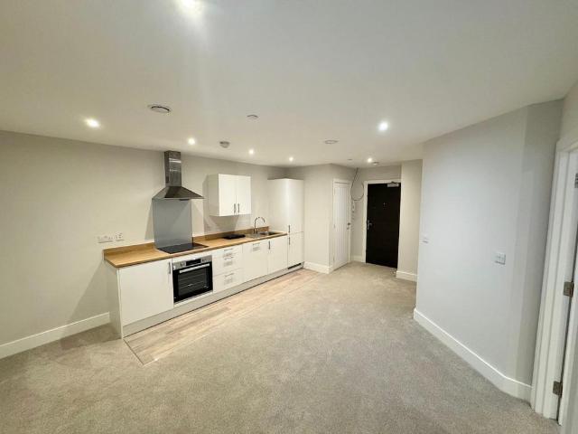 George Street, HULL 1 bed apartment to rent £750 pcm £173 pw
