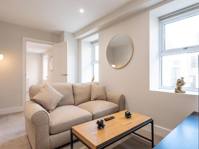 George Street, Kingston Upon Hull HU1, 1 bed flat to rent, £1,050 pcm | PrimeLocation