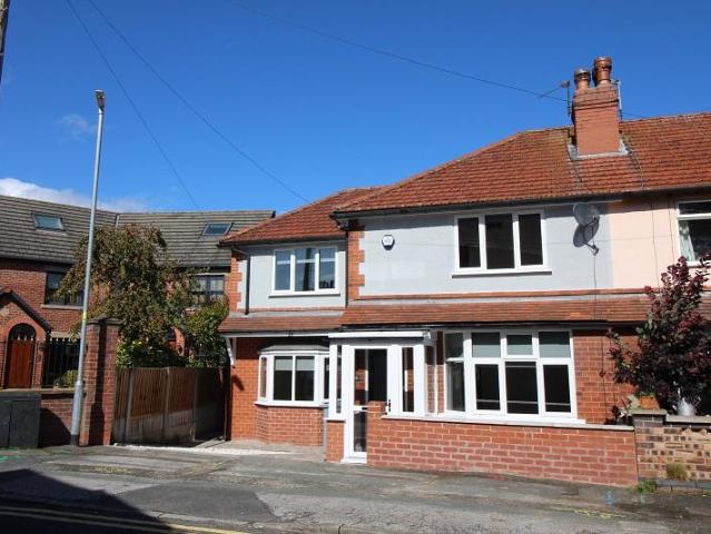 George Street, Knutsford, Cheshire, WA16 3 bed semi detached house to rent £2,400 pcm £554 pw