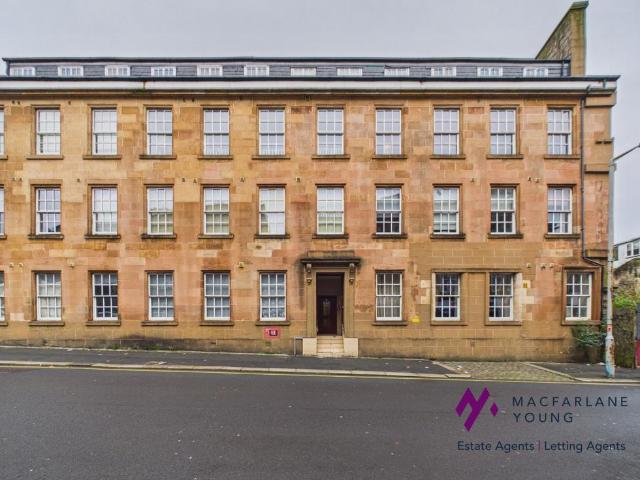 George Street, Paisley PA1 2 bed flat to rent £795 pcm £183 pw