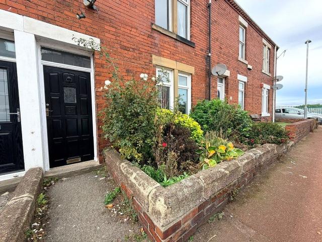 George Street, Pelaw, Gateshead NE10, 2 bed flat to rent, £750 pcm | PrimeLocation