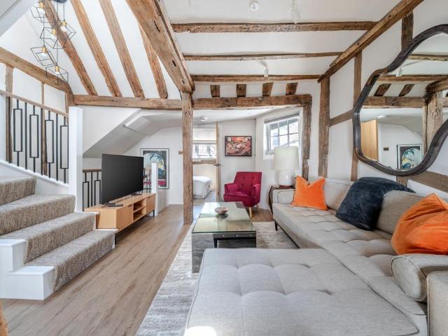 George Street St. Albans AL3 2 bed apartment to rent £4,767 pcm £1,100 pw