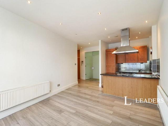 George Street Trading House, George. 2 bed flat to rent £1,050 pcm £242 pw