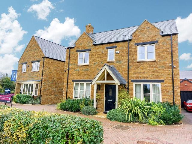 George Parish Road, Banbury OX16 4 bed detached house to rent £2,300 pcm £531 pw