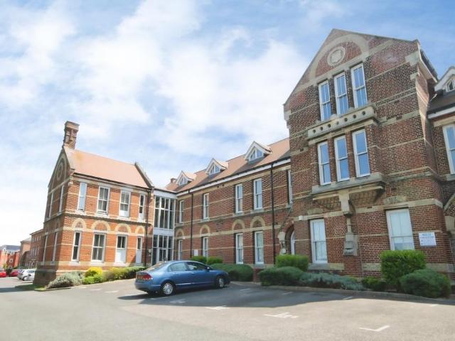 George Roche Road, Canterbury CT1 2 bed apartment to rent £1,295 pcm £299 pw