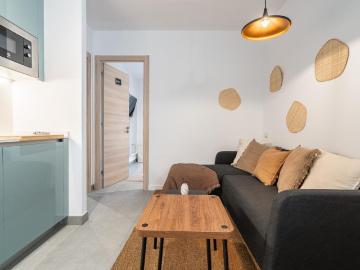 GEORGE TOWN: NEWLY RENOVATED APARTMENT RESIDENCE