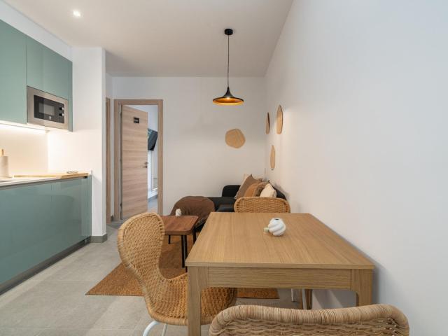 GEORGE TOWN: NEWLY RENOVATED APARTMENT RESIDENCE