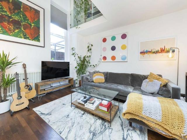 Georges Road, London N7 2 bed maisonette to rent £3,000 pcm £692 pw