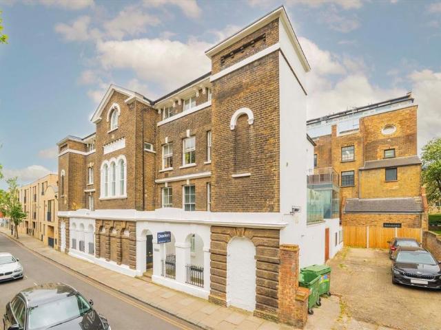 Georges Road, London N7 2 bed maisonette to rent £3,000 pcm £692 pw