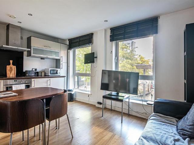 Georges Walk 1 Atlantic One Block A. 1 bed flat to rent £750 pcm £173 pw