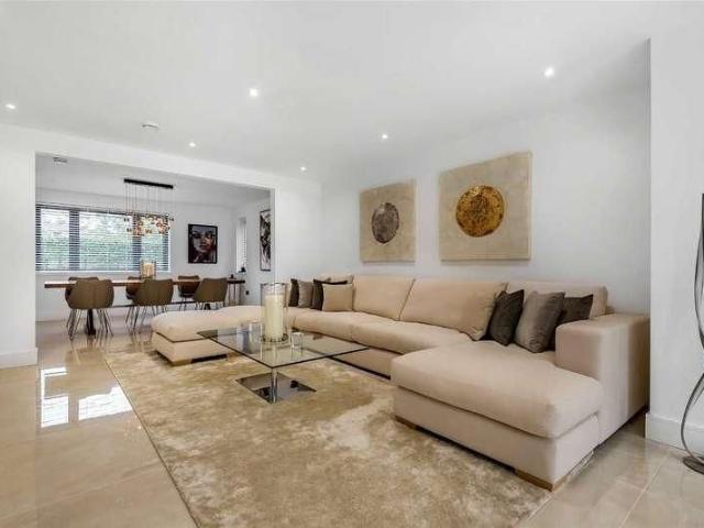 Georges Wood Road, Brookmans Park, Hertfordshire, AL9