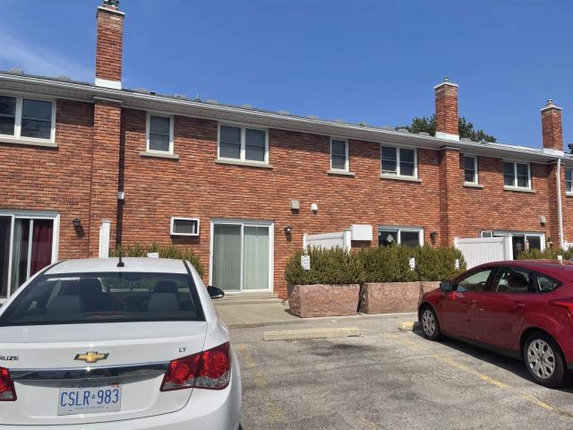 Georgian Manor Townhomes Two Bedroom Townhouse Townhome for Rent