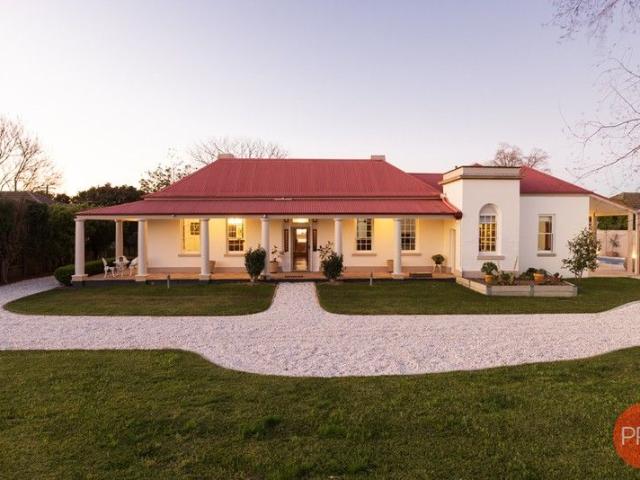 GEORGIAN MEETS MODERN PERFECTLY 3713 sqm