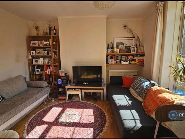 Geary House, London, N7 2 bed flat to rent £2,200 pcm £508 pw