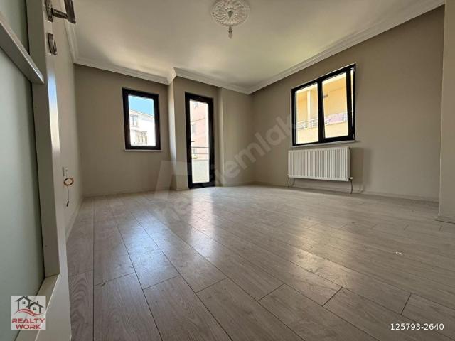 GEBZE BARIŞ MAHALLESİ'NDE YATIRIMLIK VE OTURUMA UYGUN 2+1 DAİRE