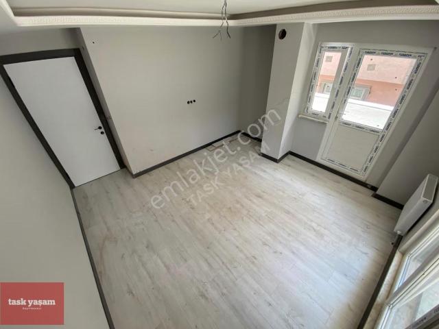 Gebze Millet Bahçesine Yakın Fırsat 2+1 Yüksek Giriş Daire
