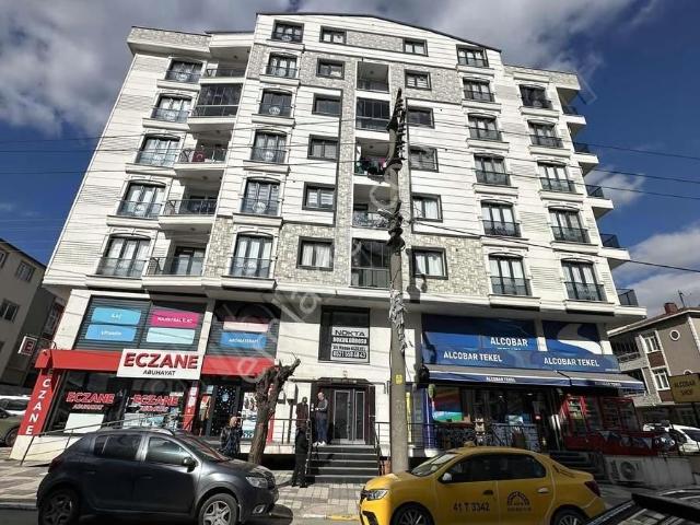 Gebze/ısıkgöl Cad Üzerinde Kiralık 5+1 Daire