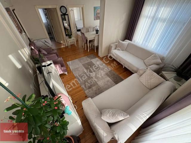 Gebzenin Kalbinde! Avm,çarşı Ve Millet Bahçesine Komşu 2+1 Daire