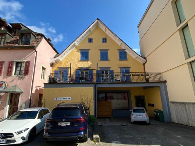 Gebäude mit 5 Wohnungen und einem Geschäftslokal