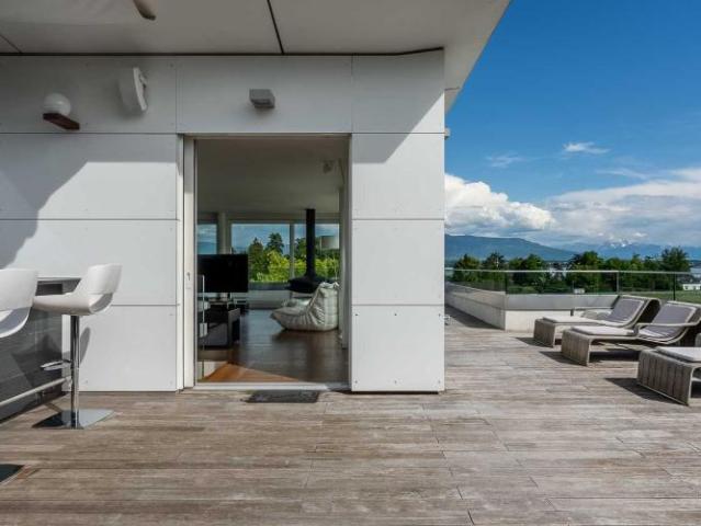 Gebäude bestehend aus einer einzigen Luxuswohnung