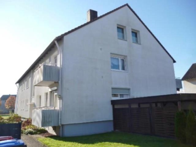 Gebotsverfahren: Erdgeschosswohnung Erbbau mit Garage in Hameln, OT Afferde