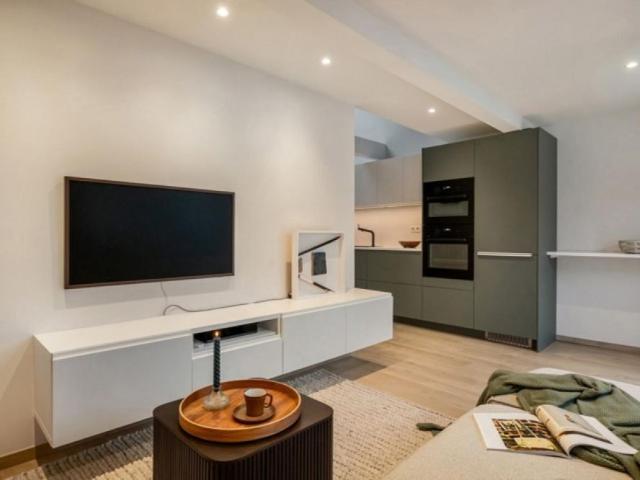 Gebouw gemengd gebruik te huur in Kapellen