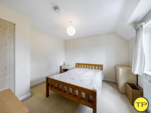 Geddington Road, Peterborough PE2 1 bed in a house share to rent £425 pcm £98 pw
