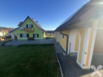 Gediegenes Einfamilienhaus mit Wirtschaftsgebäude in St. Peter am Ottersbach