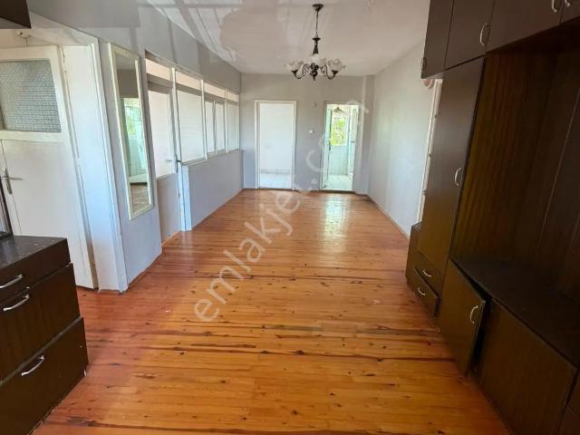 Gedik Mahallesinde Ara Kat Müstakil Tarzı Kiralık Daire