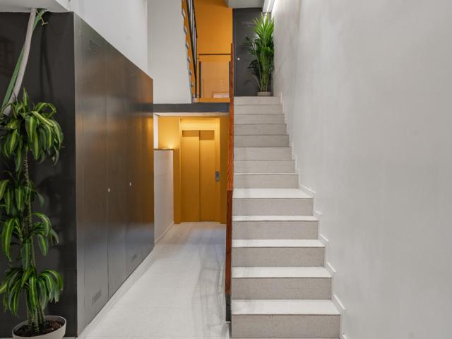 GEELONG: NEWLY RENOVATED APARTMENT RESIDENCE