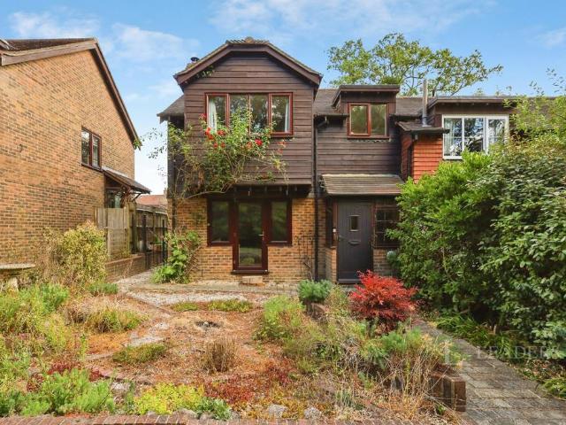 Geers Wood, Heathfield, East Sussex. 2 bed semi detached house to rent £1,450 pcm £335 pw