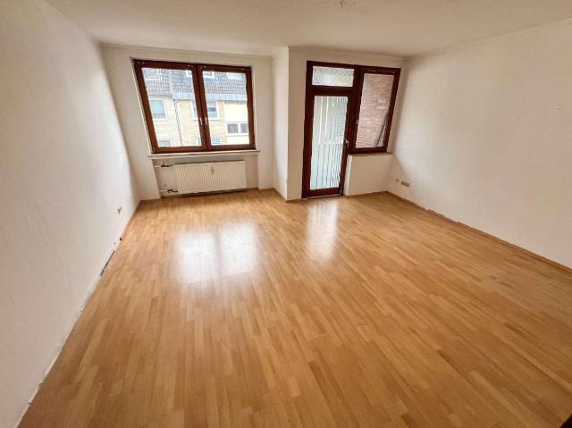 Geestemünde / 3 Zimmer / 2 Balkone / Bad mit Fenster / 2OG