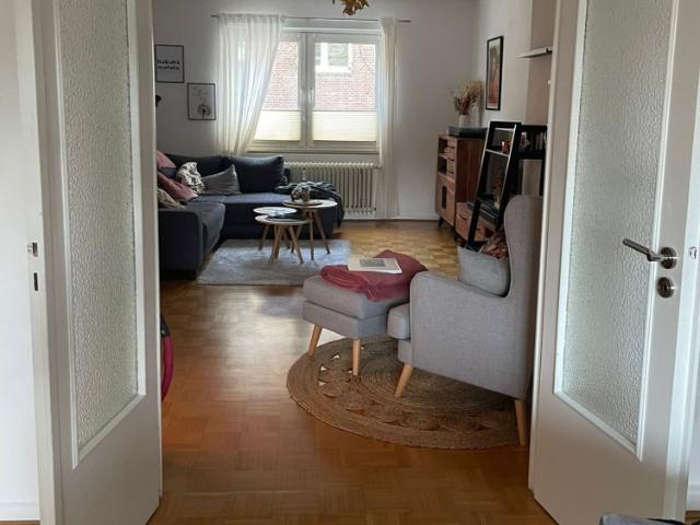 Geflegte 3,5 Zimmer Wohnung mit Balkon in begehrter Lage Ruhige Seitenstraße!