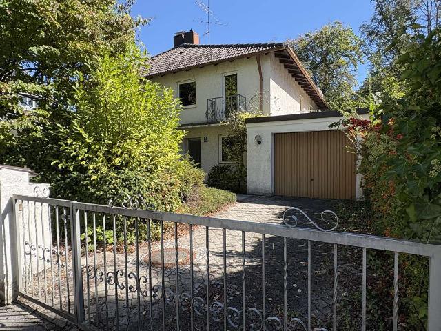 Gegen Gebot ab € 950.000: Doppelhaushälfte in München Hadern