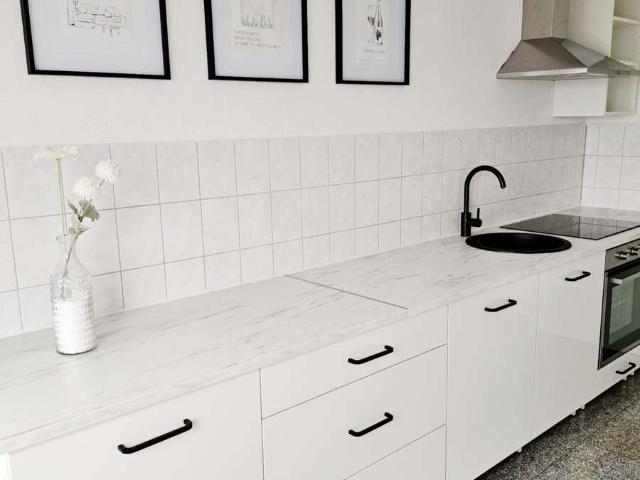 Gehobene 1 Zimmer Wohnung inkl. Einbauküche und optional 2 Tiefgaragenstellplätze