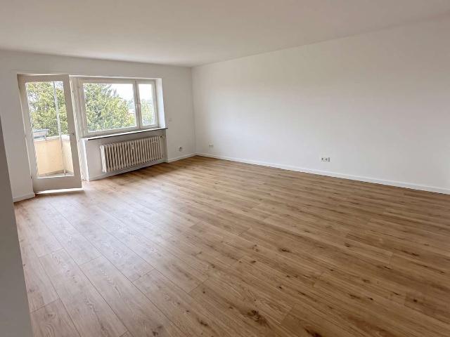 Gehobene frischsanierte 3 Zimmer Wohnung mit Balkon in Ludwigshafen