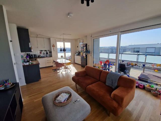 Gehobene Penthouse Wohnung mit 3,5 Zimmern und 2 TG Plätzen in Böblingen am beliebten Flugfeld